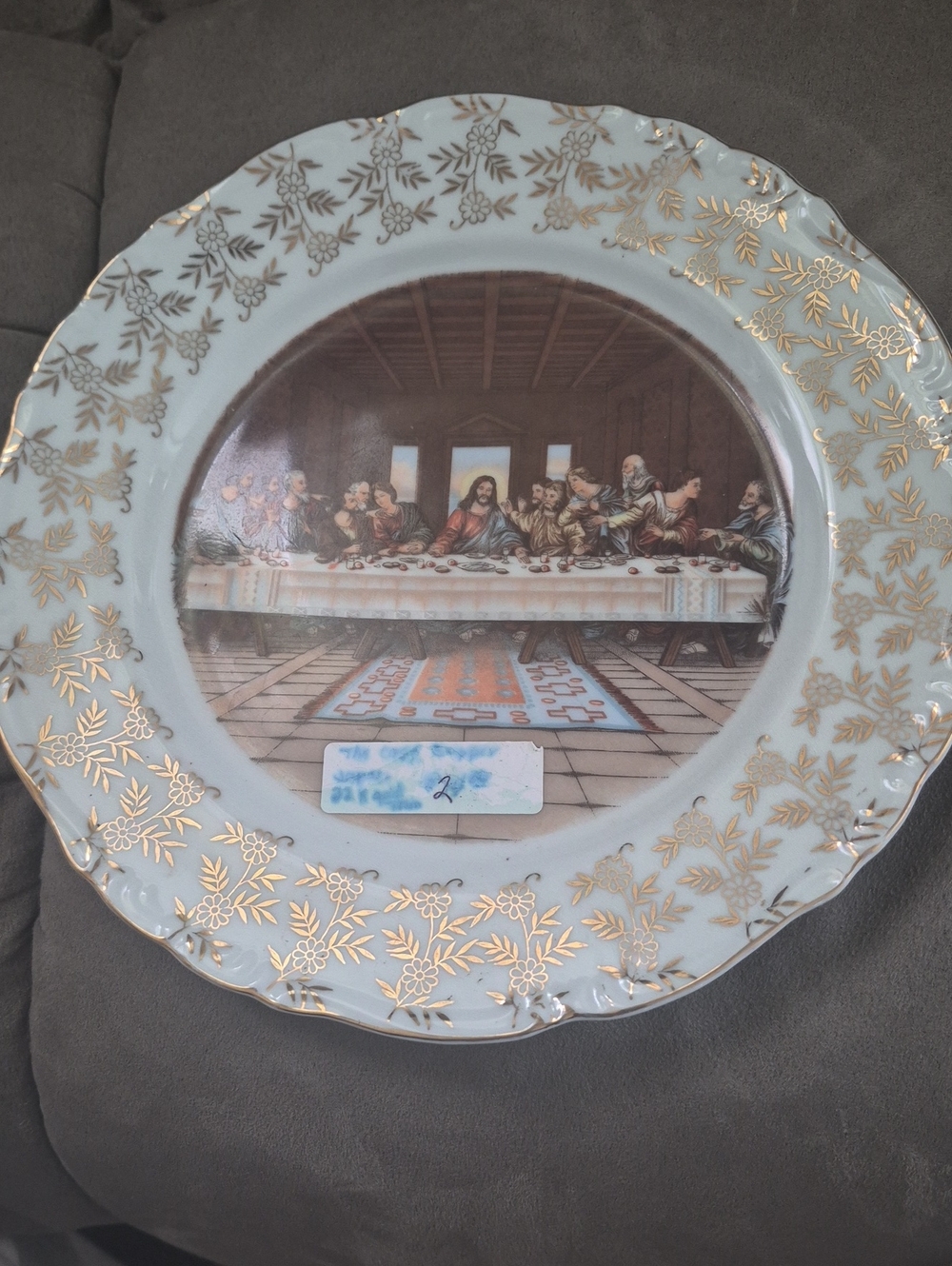 Decorative White and Gold 'Last Supper' Collector Plate